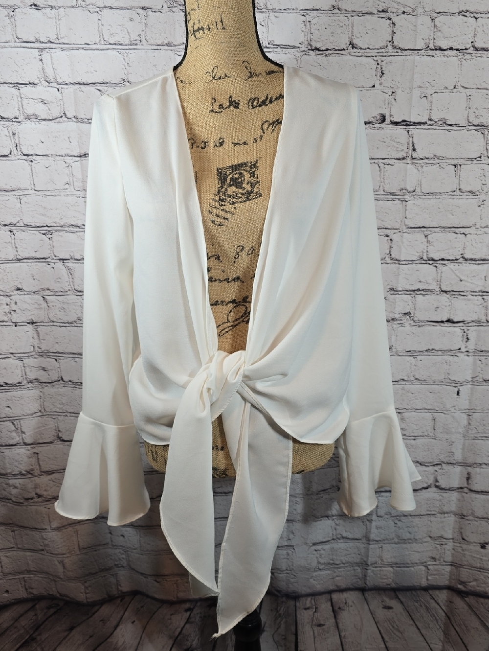 Nasty Gal 'Break It Open' Tie Front White Top US Size 6 NWT
